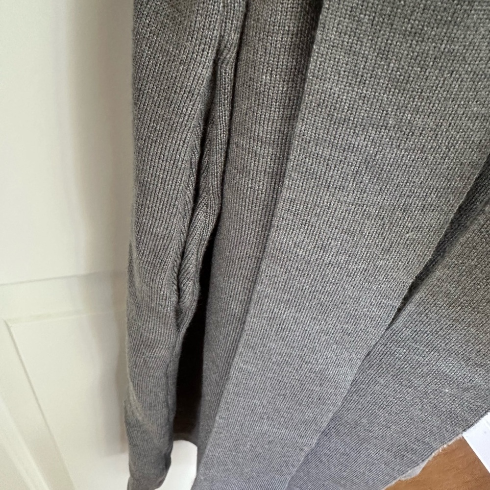 Guess Marciano Manu Grey Wrap Cape Shawl Sweater Coat Size L XL - Picture 8 of 8